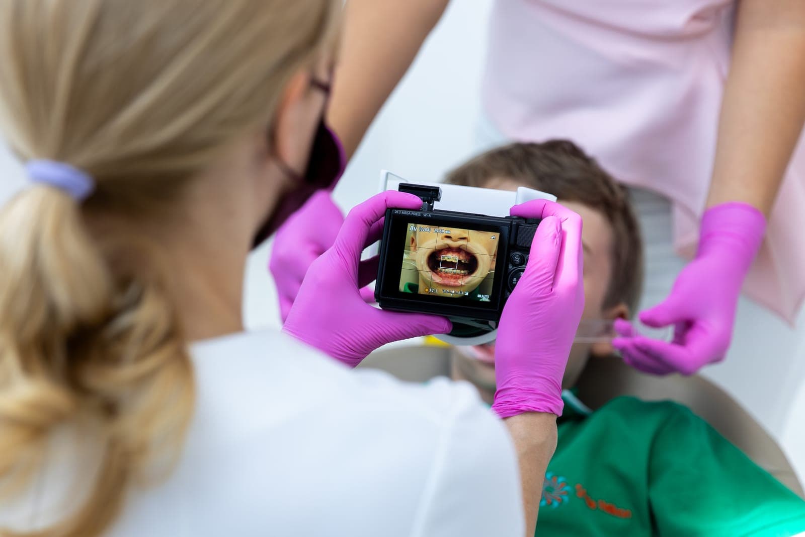 Ortodonție pentru copii și adolescenți la Ortho Aware, București